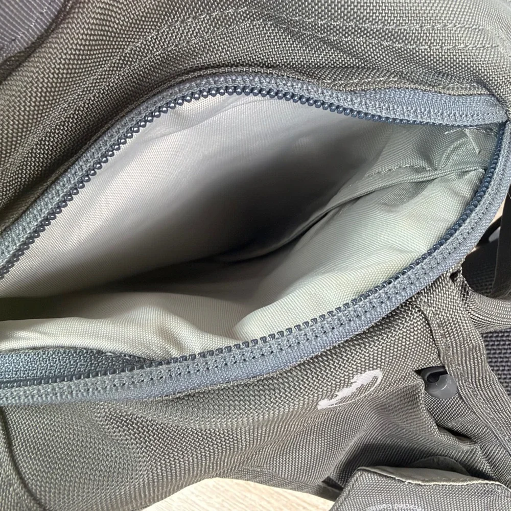 Osprey Veer Shoulder Bag Sling Crossbody Blue Gray Unisex OS